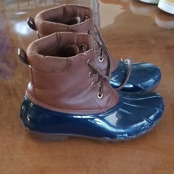 Yokids size 4 winter boots. - Picture 2 of 5